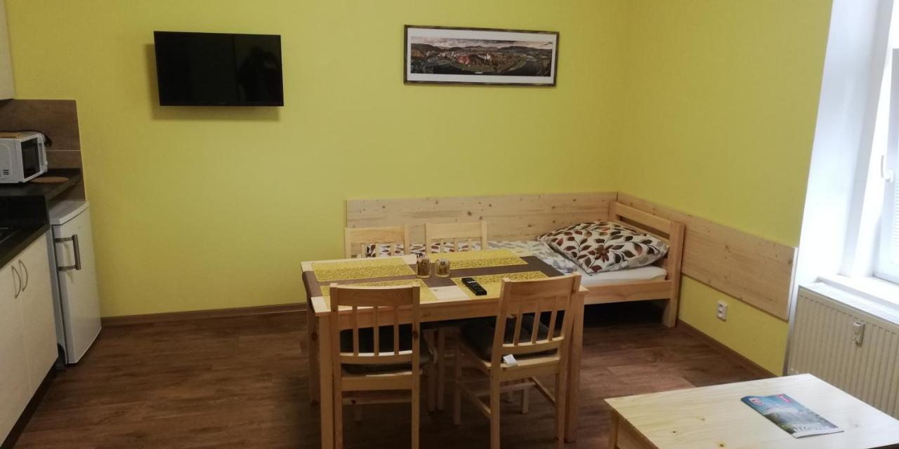 Booking Trzni 德辛 外观 照片