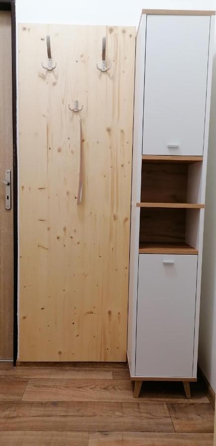 Booking Trzni 德辛 外观 照片